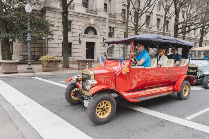 Tour privado a la luz de la luna por Washington D.C. en coche vintage de lujo