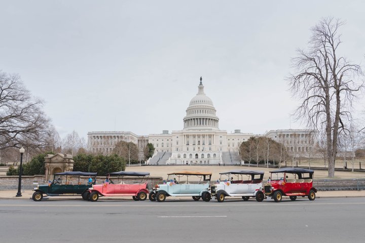 Tour privado a la luz de la luna por Washington D.C. en coche vintage de lujo