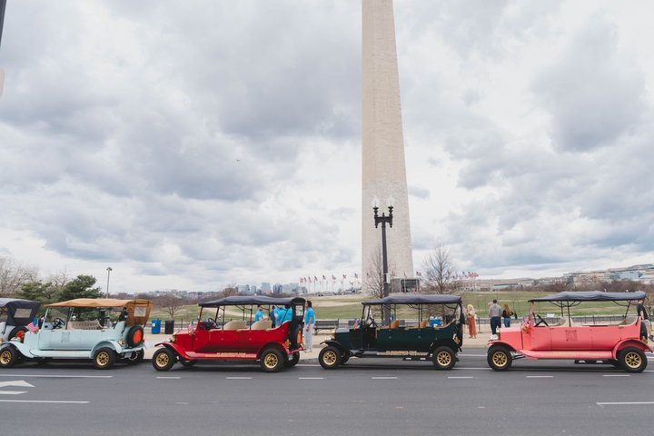 Tour privado a la luz de la luna por Washington D.C. en coche vintage de lujo