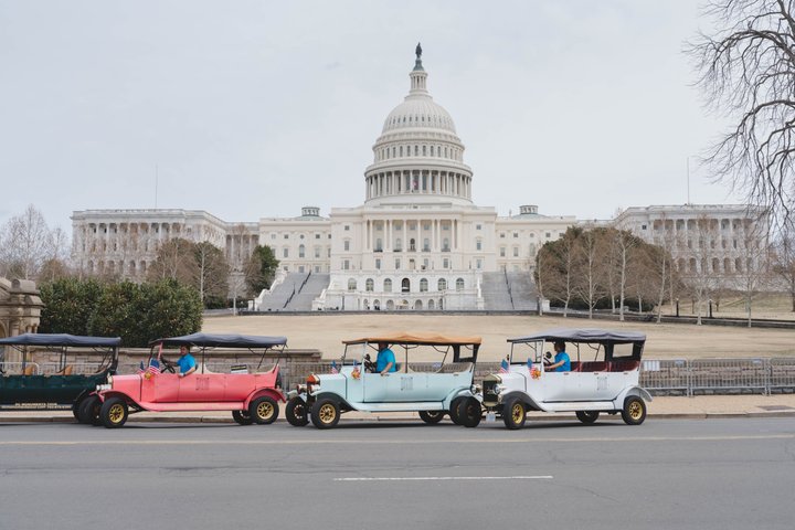 Tour privado a la luz de la luna por Washington D.C. en coche vintage de lujo