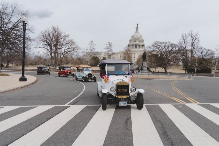 Tour privado a la luz de la luna por Washington D.C. en coche vintage de lujo