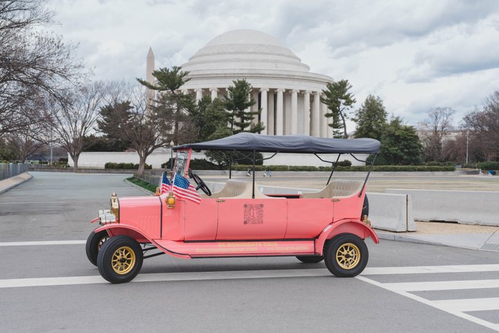 Tour privado a la luz de la luna por Washington D.C. en coche vintage de lujo
