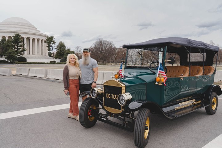 Tour privado a la luz de la luna por Washington D.C. en coche vintage de lujo