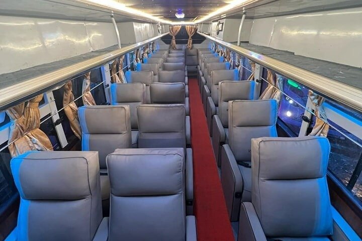 Lumbini naar Kathmandu Tourist Bus VIP / Premium Economy Sofa Seater