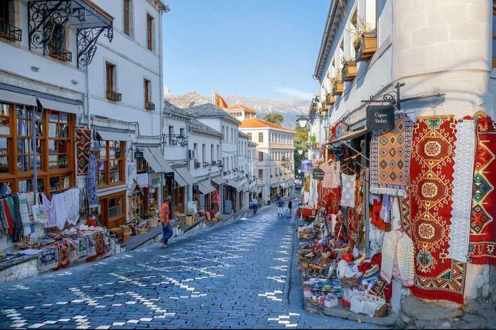 Ksamil eller Saranda: Gjirokaster gamleby, Blue Eye og Lekursi