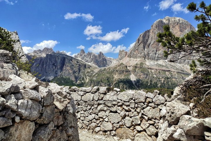 Passeio guiado privado a pé nas Dolomitas de Cortina