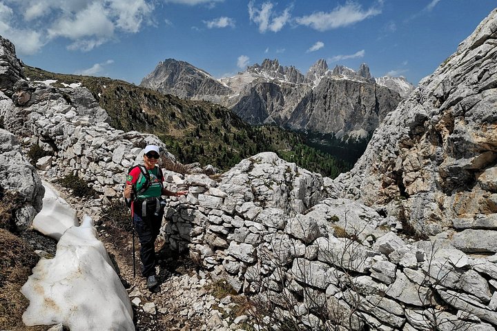 Passeio guiado privado a pé nas Dolomitas de Cortina
