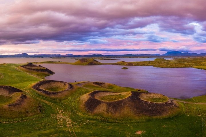 Excursão em Akureyri Lake Myvatn Godafoss and Lava Fields