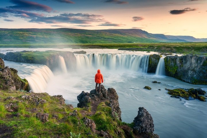 Excursão em Akureyri Lake Myvatn Godafoss and Lava Fields
