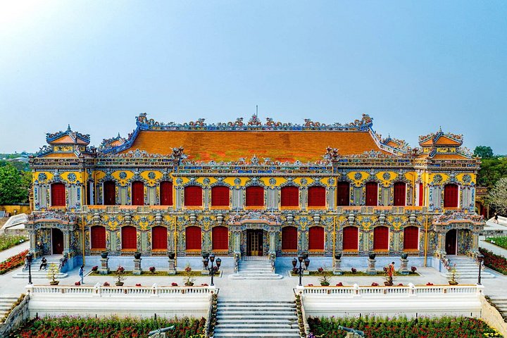 Tour della città di Hue con autista privato Itinerario flessibile e personalizzato