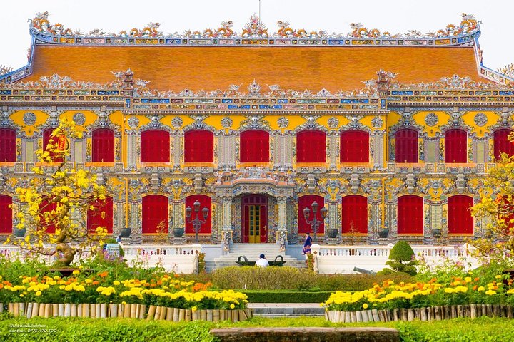 Tour della città di Hue con autista privato Itinerario flessibile e personalizzato