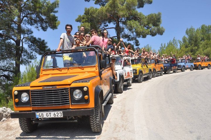 Marmaris Jeep Safari Tour mit Wasserfall und Wasserschlachten