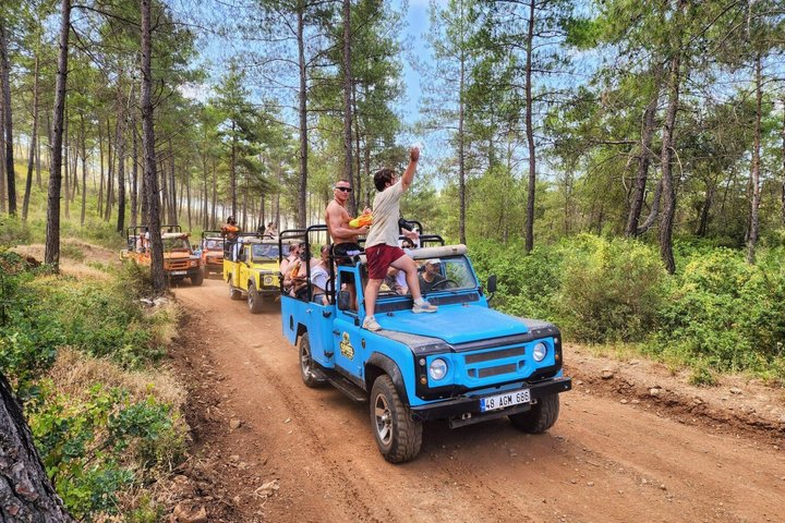 Marmaris Jeep Safari Tour mit Wasserfall und Wasserschlachten