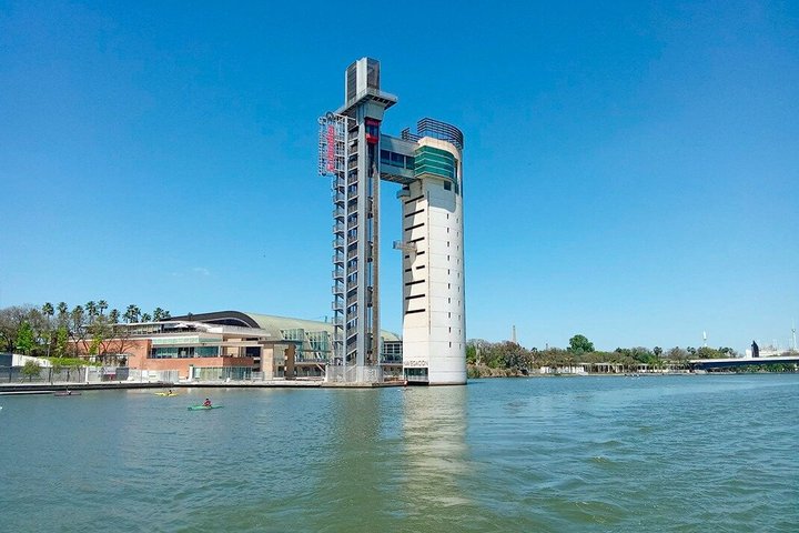 Sevilla : Crucero por el río Guadalquivir con Tapas & Bebida Opcional