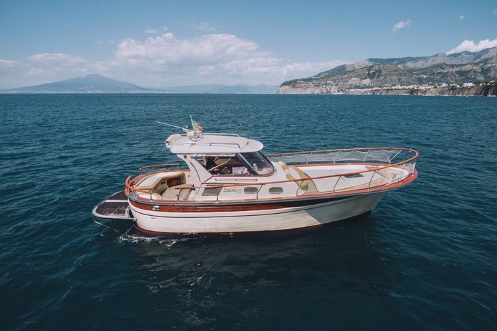 Positano & Amalfikusten Dagstur med båt i liten grupp från Sorrento