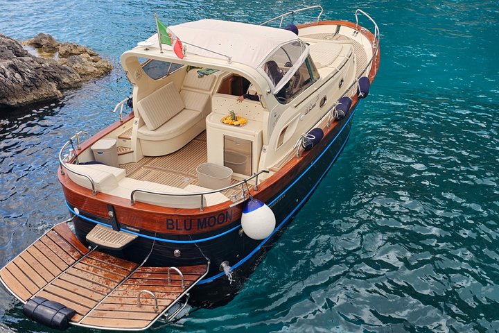 Positano & Amalfikusten Dagstur med båt i liten grupp från Sorrento