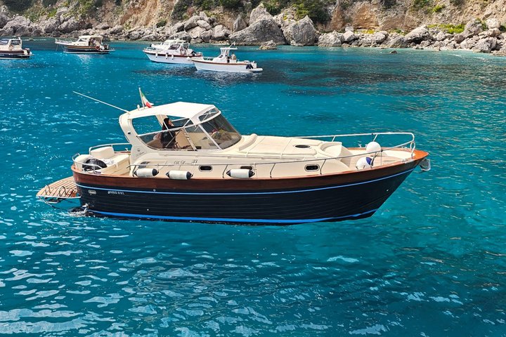 Capri Blue Grotto lille gruppe båd dagstur fra Sorrento