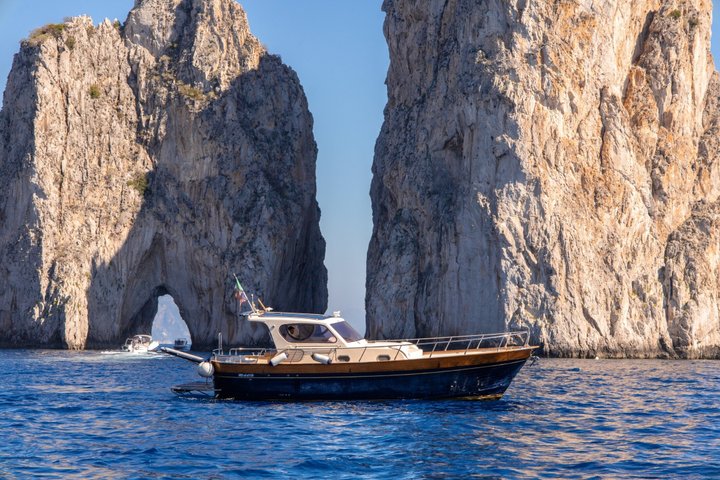 Capri Blue Grotto lille gruppe båd dagstur fra Sorrento