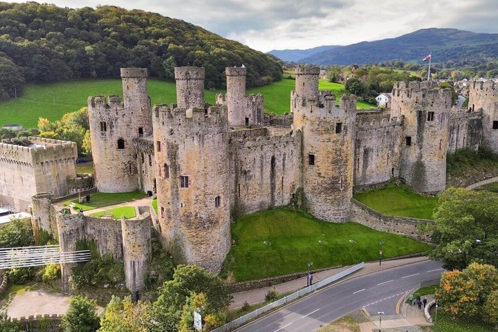 North Wales and Caernarfon Castle day tour from Chester
