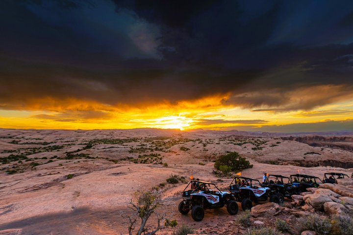 BEST! Tour en U-Drive 4X4 por Moab + Pistas de dinosaurios!