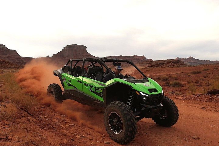 BEST! Tour en U-Drive 4X4 por Moab + Pistas de dinosaurios!