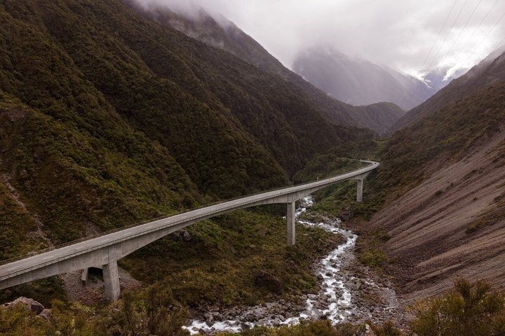 TranzAlpine Trein naar Arthur's Pass vanuit Christchurch met lunch