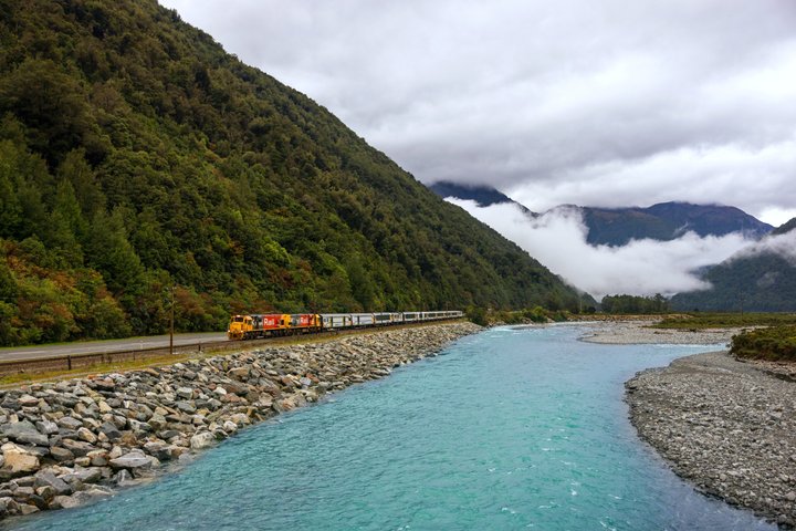 TranzAlpine Trein naar Arthur's Pass vanuit Christchurch met lunch