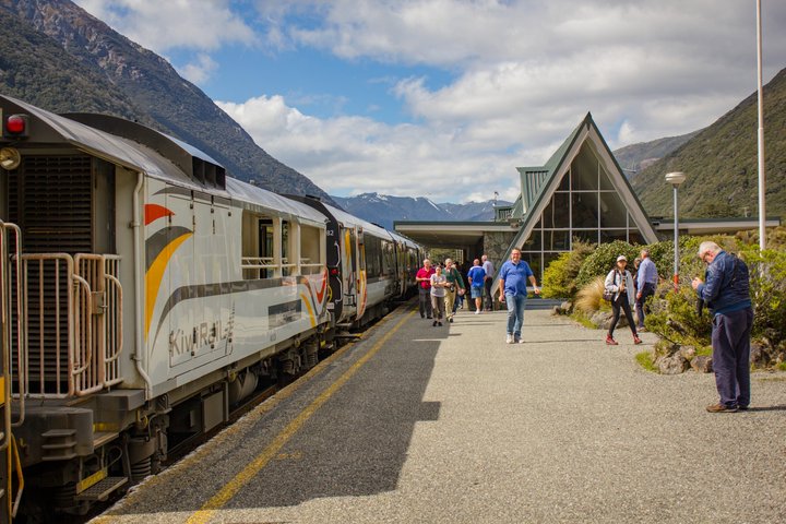 TranzAlpine Trein naar Arthur's Pass vanuit Christchurch met lunch