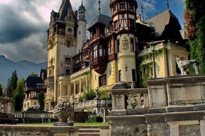Castelo de Peles, Castelo de Bran, Fortaleza Rasnov e Mosteiro Sinaia saindo de Brasov
