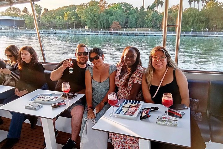 Sevilla : Crucero por el río Guadalquivir con Tapas & Bebida Opcional