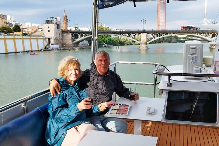 Sevilla : Crucero por el río Guadalquivir con Tapas & Bebida Opcional