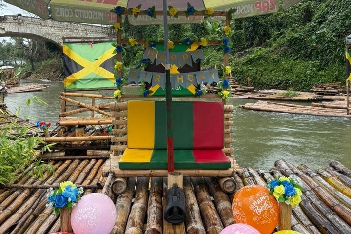 Montego Bay: Bamboo Rafting & Limestone Massage