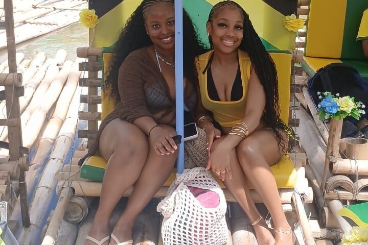 Montego Bay: Bamboo Rafting & Limestone Massage