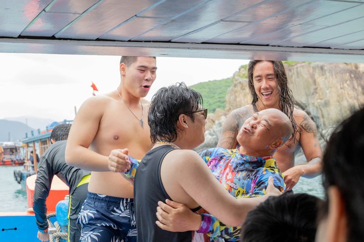 Coral Reef Snorkeling en Floating Bar Party vanuit Nha Trang