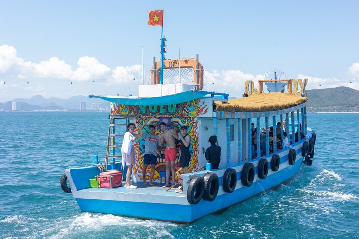 Coral Reef Snorkeling en Floating Bar Party vanuit Nha Trang