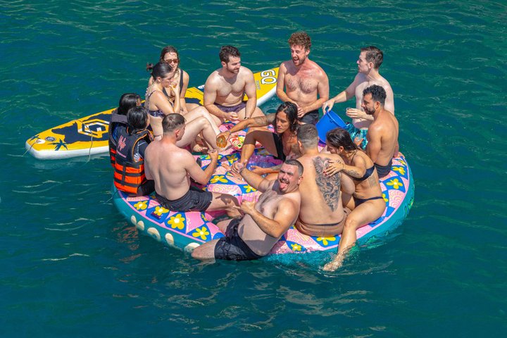 Coral Reef Snorkeling en Floating Bar Party vanuit Nha Trang