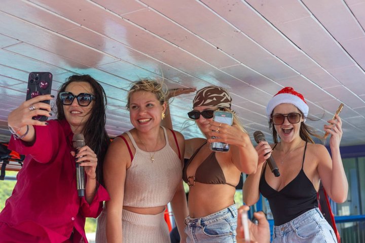 Coral Reef Snorkeling en Floating Bar Party vanuit Nha Trang