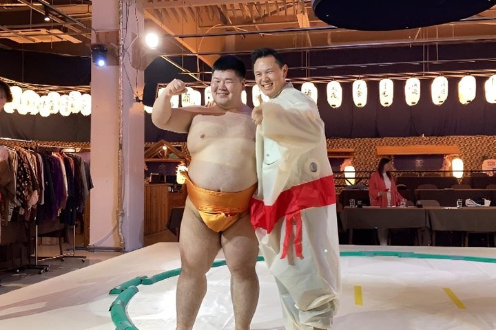 Närbild Sumo Experience på Ochi Stable: Wear Kimono in Stockholm