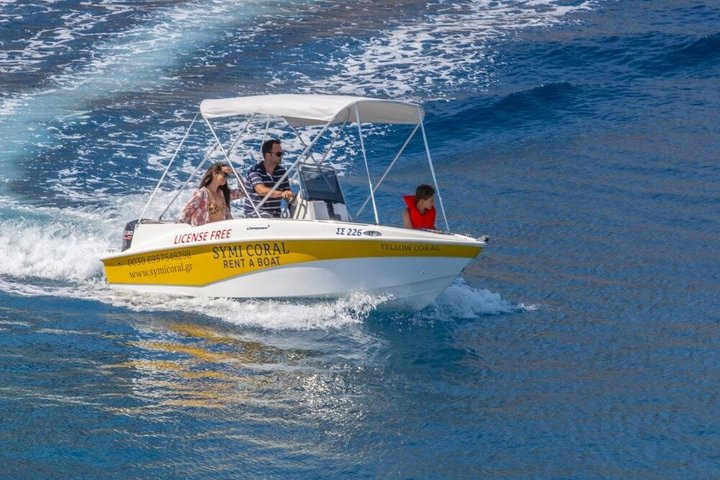 Tour privado con patrón Descubre Symi Spots en un viaje 4 horas