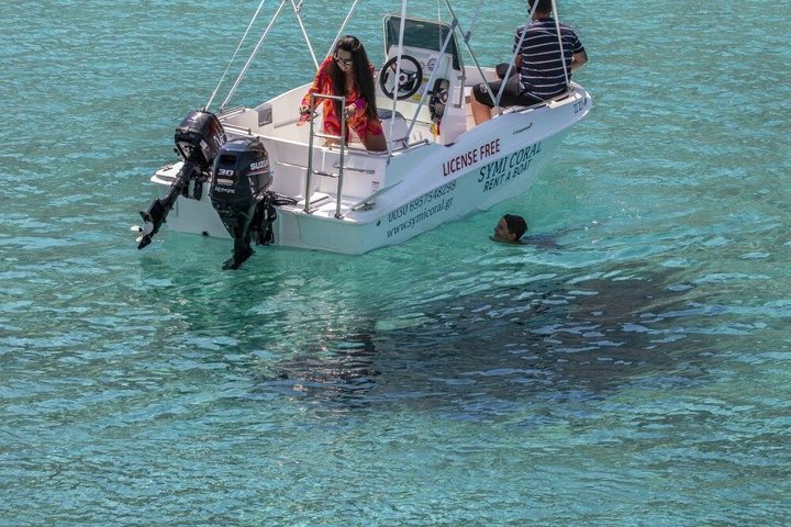Tour privado con patrón Descubre Symi Spots en un viaje 4 horas