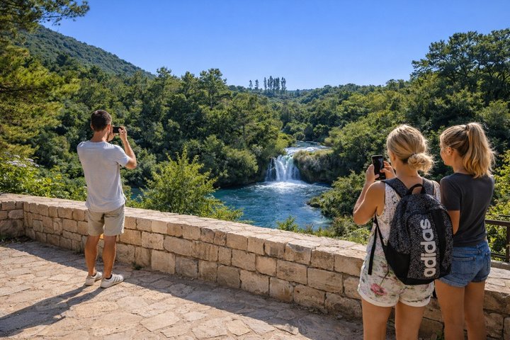 Da Trogir, Seget, Okrug: Cascate di Krka & tour culturale di Sebenico