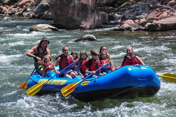 Viagem de jangada curta e moderada de 2 horas em Glenwood Springs