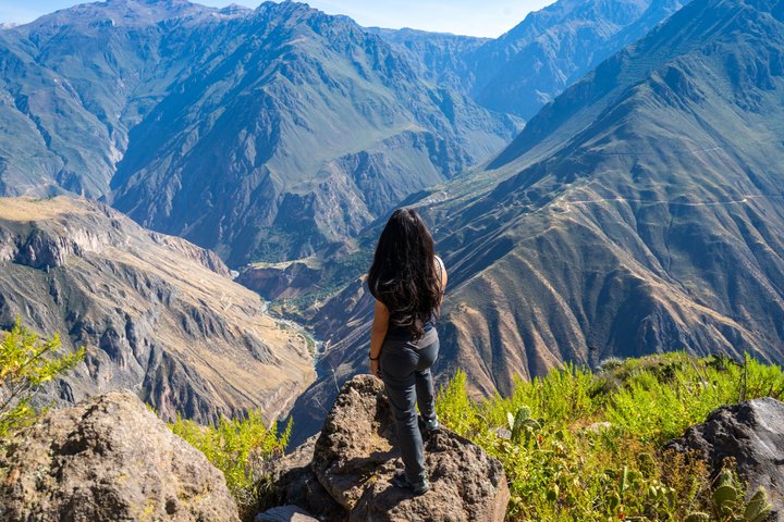 Quad-Bike-Stadtrundfahrt durch Cabanaconde mit Blick auf den Colca Canyon