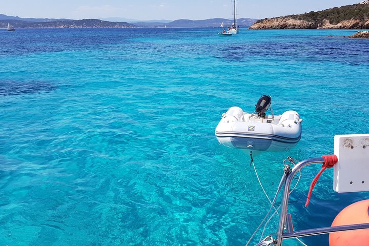 Excursão de barco pelo arquipélago de La Maddalena saindo de Cannigione