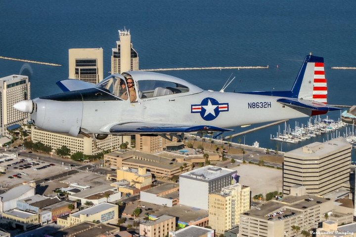 Tour panoramico privato del Texas meridionale in un aereo storico