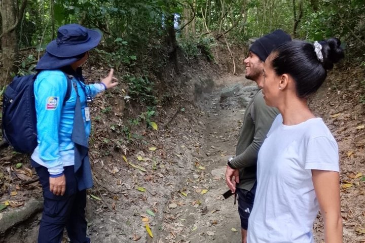 Privat Tayrona Hike till Cabo San Juan : Tvåspråkig Guide + Transport