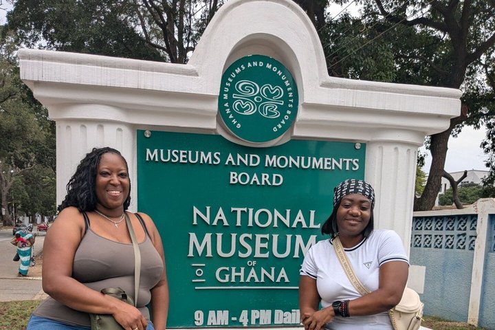 Accra Guided City Tour: Cultural and Historical Experience