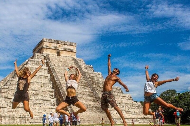 Chichen Itza Cenote Saamal och Valladolid dagstur från Cancun