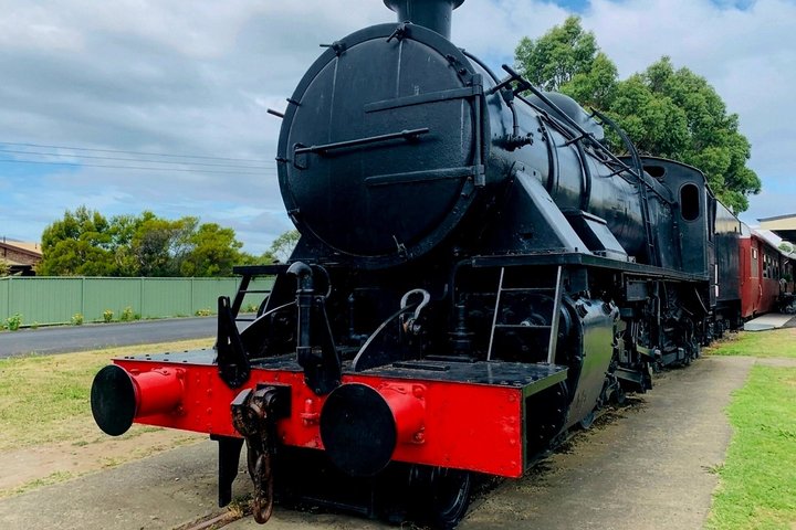 Bruny Island & The Margate Train : Food, Wildlife & Coastal View
