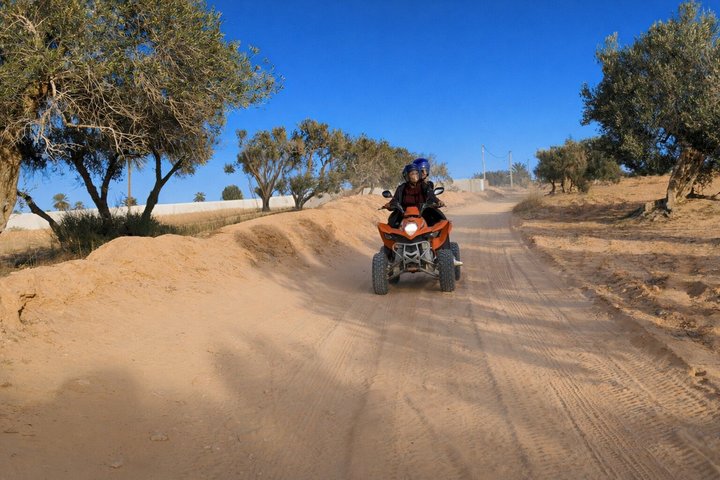 Tour en quad de 90 minutos Djerba Este Mezraya, Ghizen Sidi Mahrez